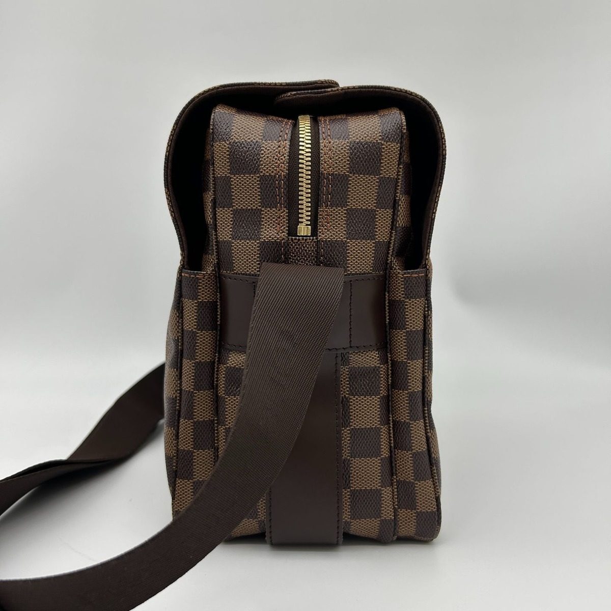 Louis Vuitton Naviglio Damier Ebene Canvas Shoulder Bag Crossbody Brown — view 3