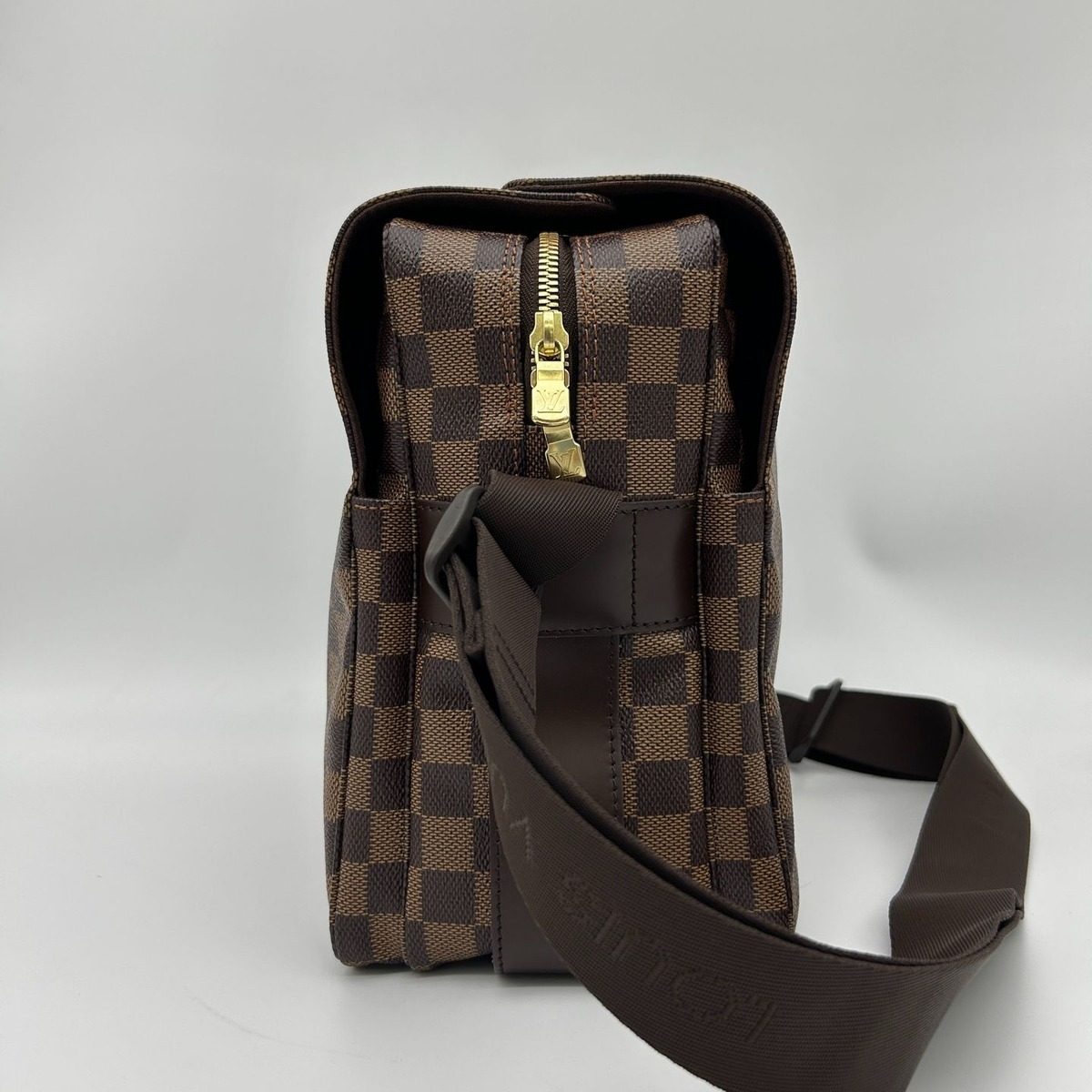 Louis Vuitton Naviglio Damier Ebene Canvas Shoulder Bag Crossbody Brown — view 4