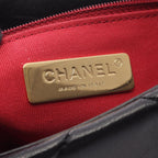 Chanel Shoulder Bag 19 D'isneuf Quilted Black Leather — view 4
