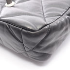 Chanel Shoulder Bag 19 D'isneuf Quilted Black Leather — view 7