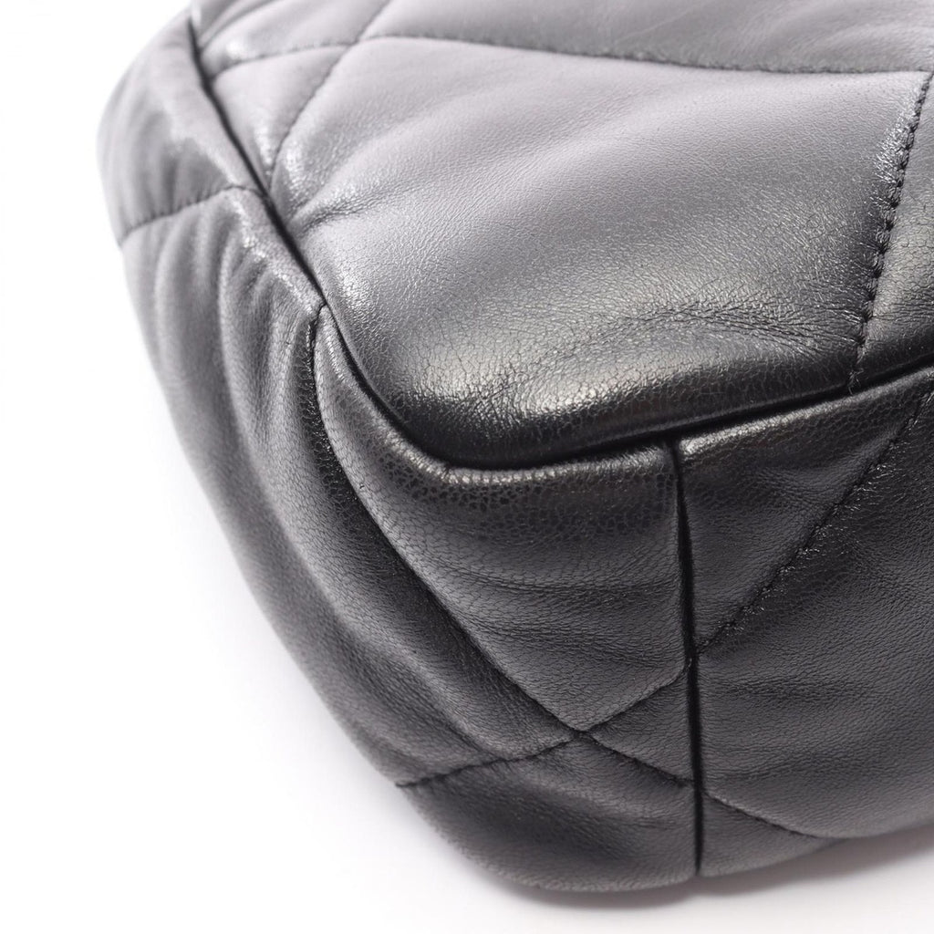 Chanel Shoulder Bag 19 D'isneuf Quilted Black Leather — view 8