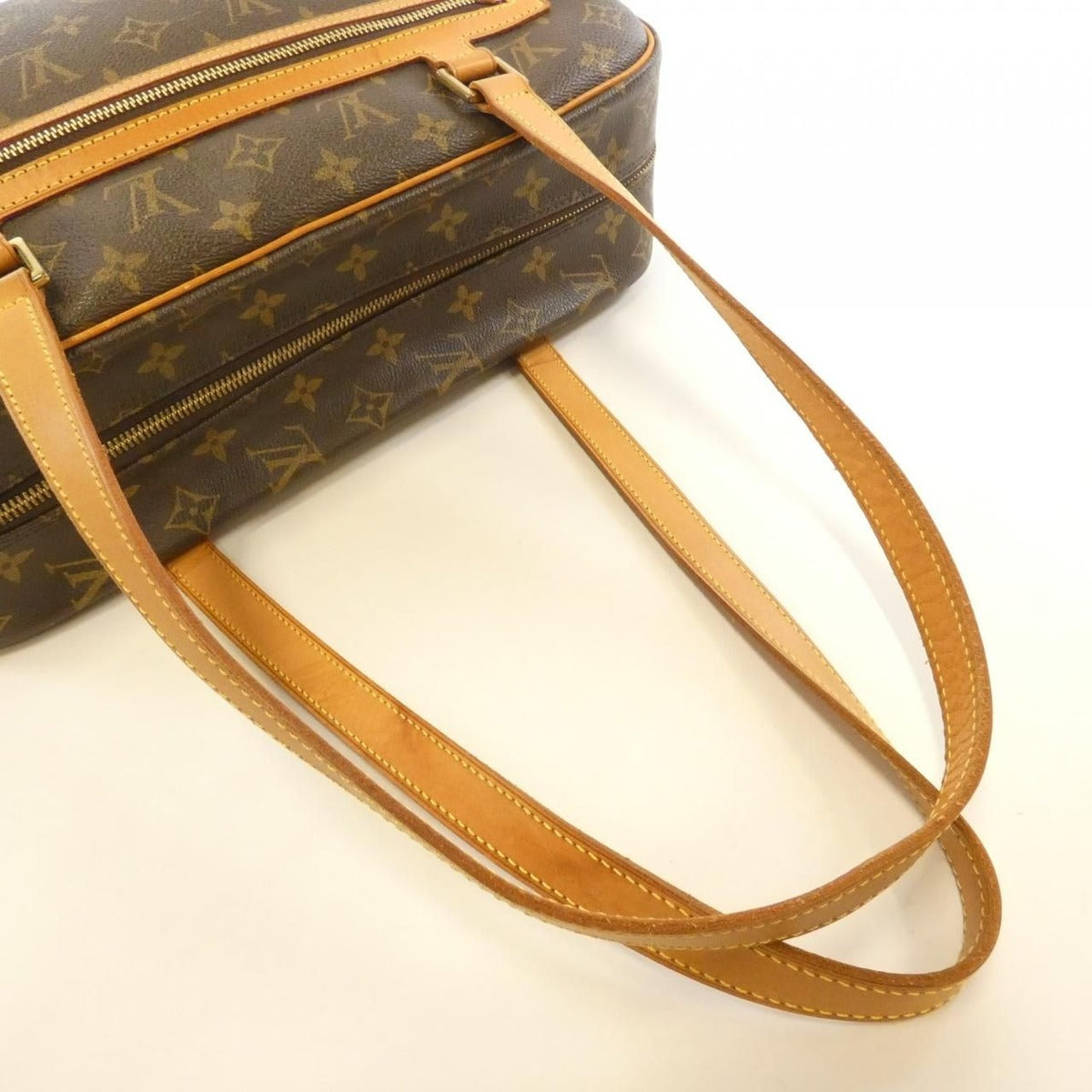 Louis Vuitton Monogram City GM Shoulder Bag — view 4