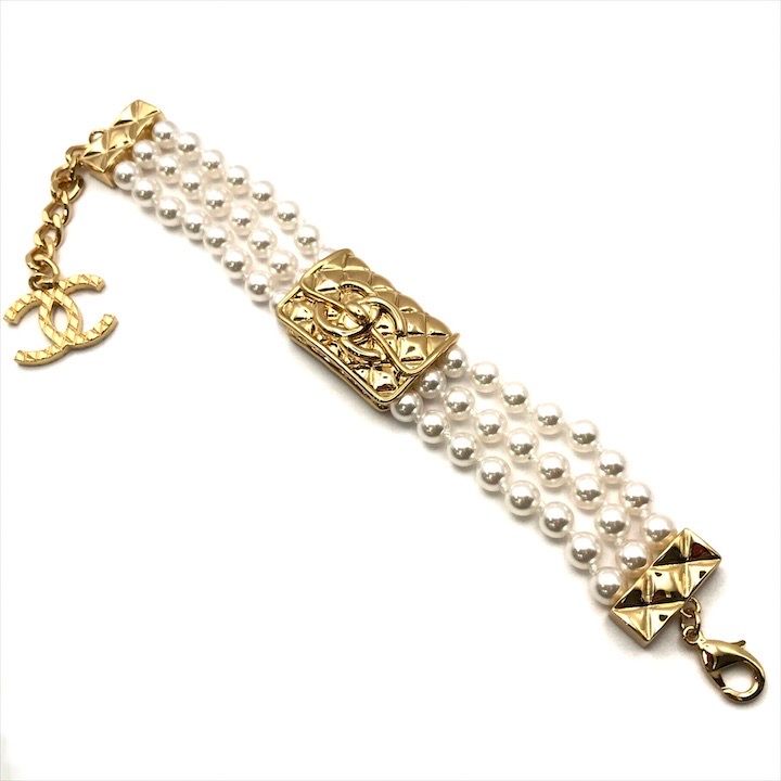 Chanel Bag Motif 3 Rows Pearl Gold Bracelet — view 2