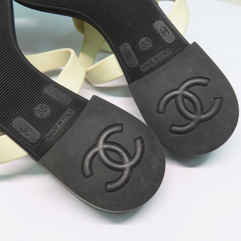Chanel Camellia Beach Sandals Flat Heel 35 Black White Rubber Thong — view 7