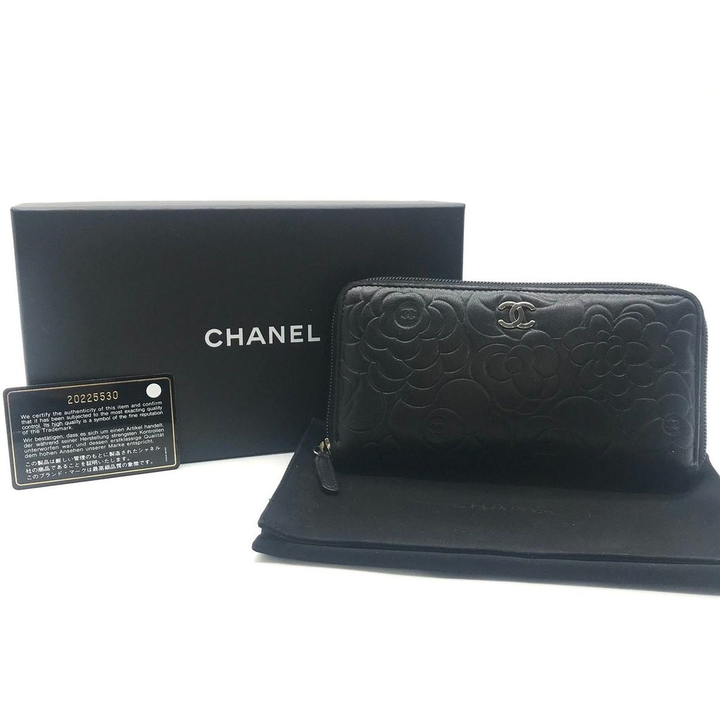 Chanel CC Logo Camellia Lambskin Zip Around Wallet Black — view 2