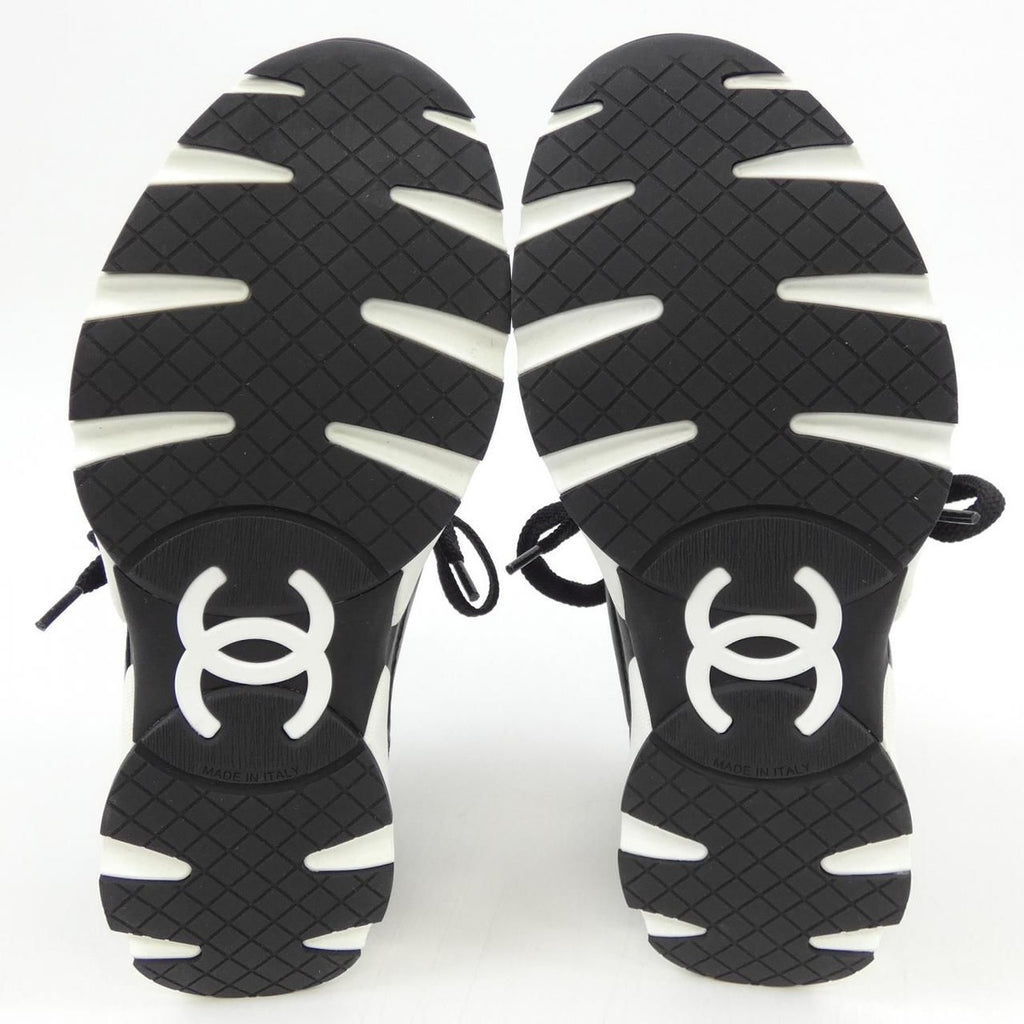 Chanel Sneakers Calfskin Black — view 4