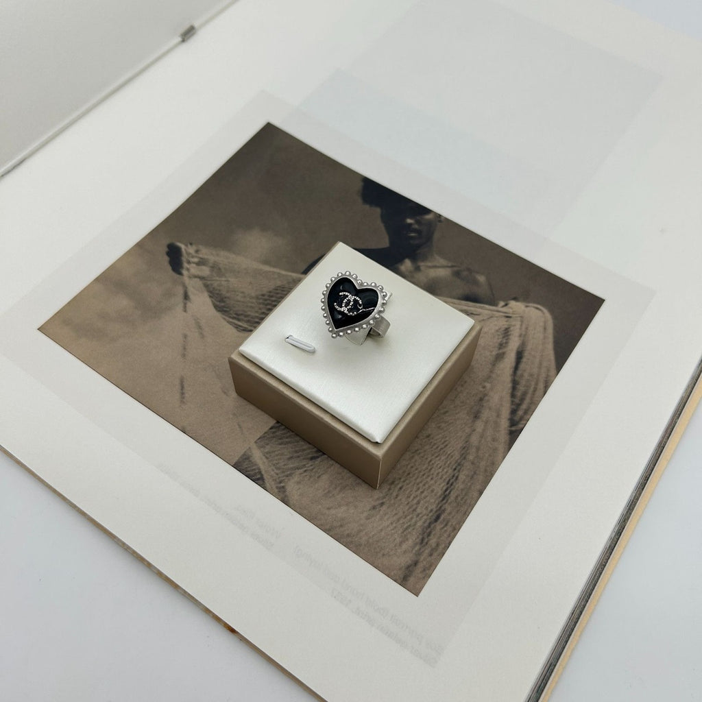 Chanel CC Logo Ring Black — view 2