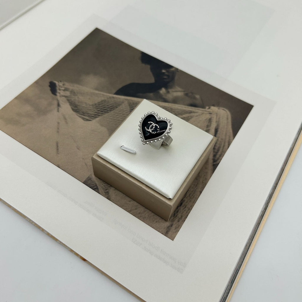 Chanel CC Logo Ring Black — view 3