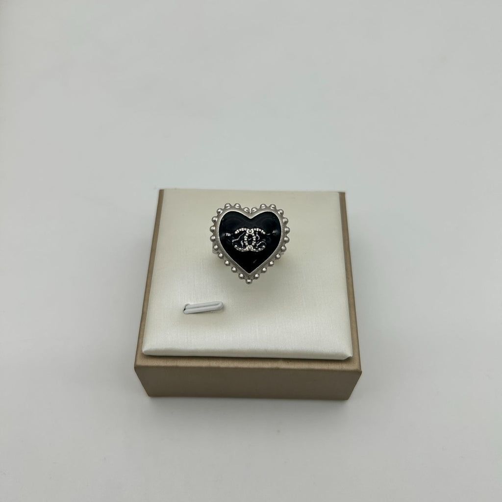 Chanel CC Logo Ring Black — view 4