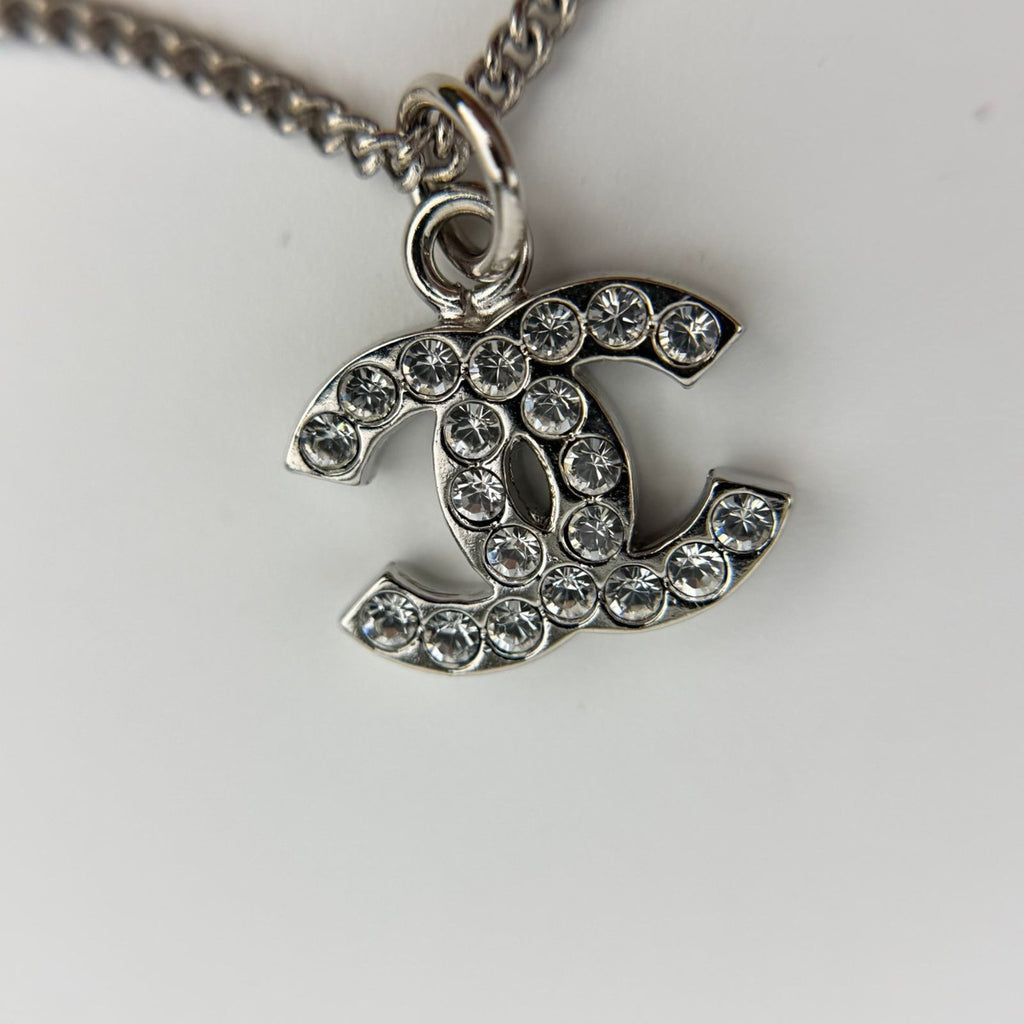 Chanel CC Logo Necklace Silver Vintage — view 5