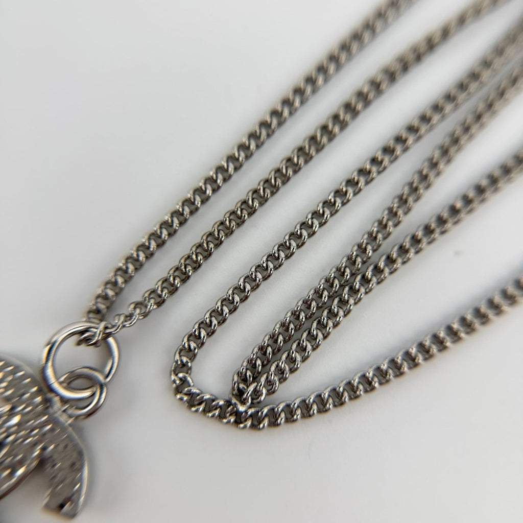 Chanel CC Logo Necklace Silver Vintage — view 9