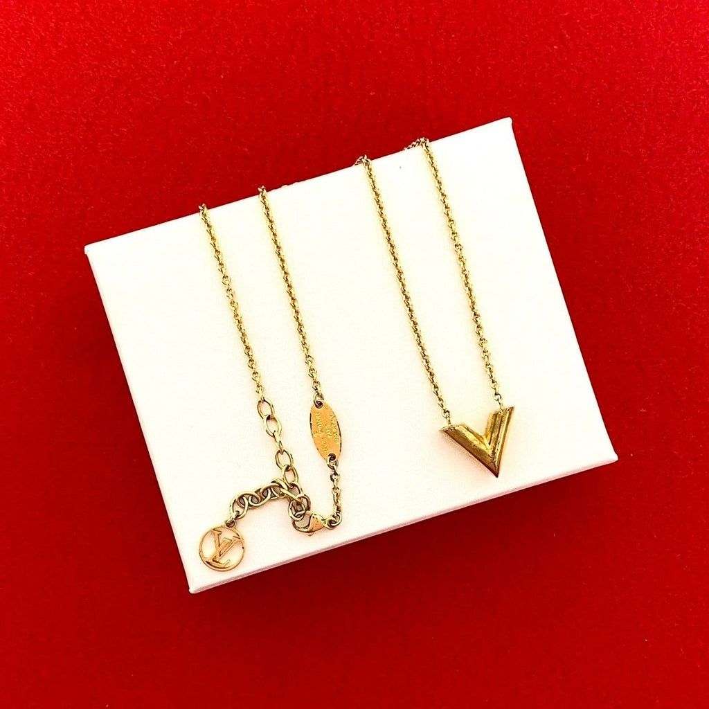 Louis Vuitton Essential Motif Logo Necklace Pendant Gold