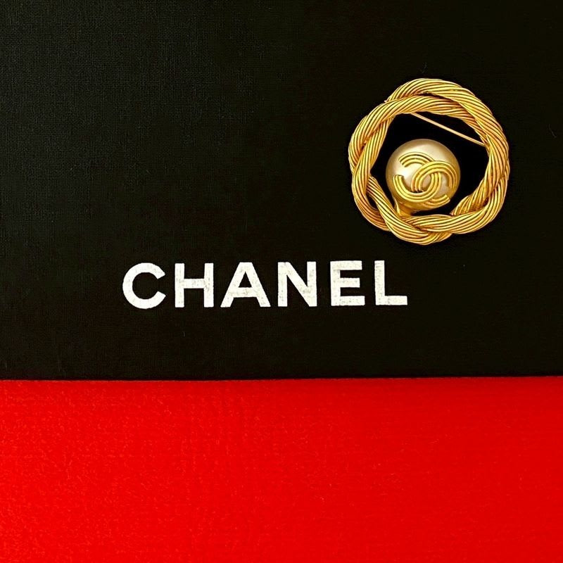 Chanel Vintage Coco Mark Motif GP Faux Pearl Brooch 94A — view 2