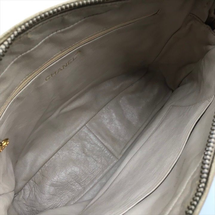 Chanel CC Logo Quilted Lambskin Fringe Shoulder Bag Beige Purse — view 7