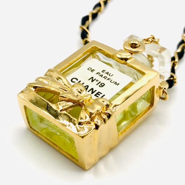 Chanel Perfume Necklace Ribbon Gold — view 8