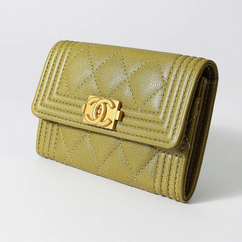Chanel Card Case Boy Green — view 5
