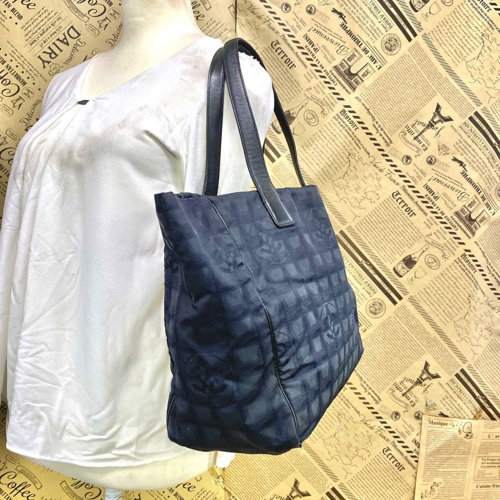 Chanel Tote Black Mu Travel Camellia Business Formal — view 2