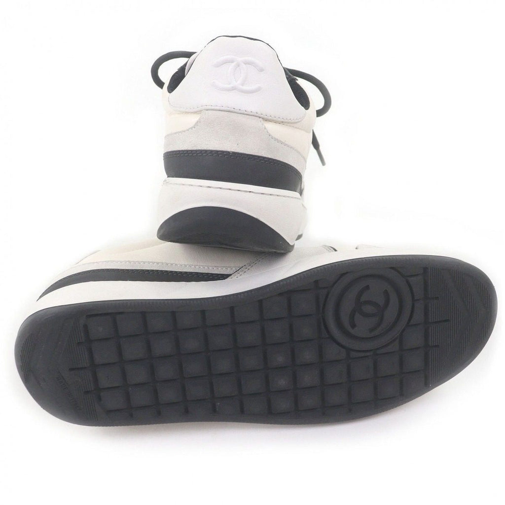 Chanel Leather Suede CC Logo Low Cut Sneakers Ivory Black — view 4