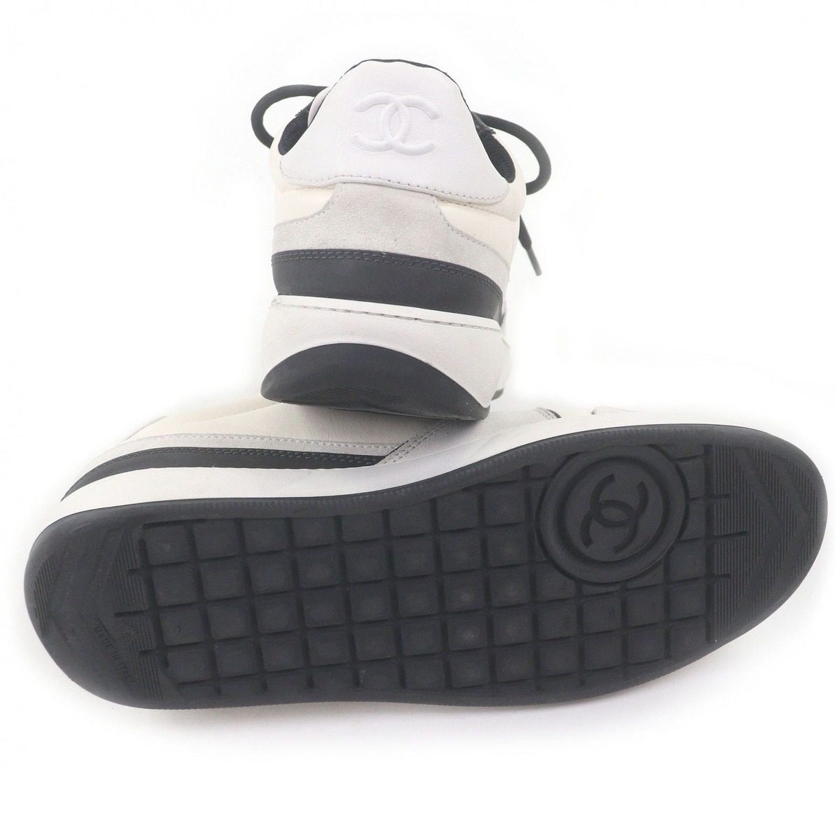 Chanel Leather Suede CC Logo Low Cut Sneakers Ivory Black — view 4