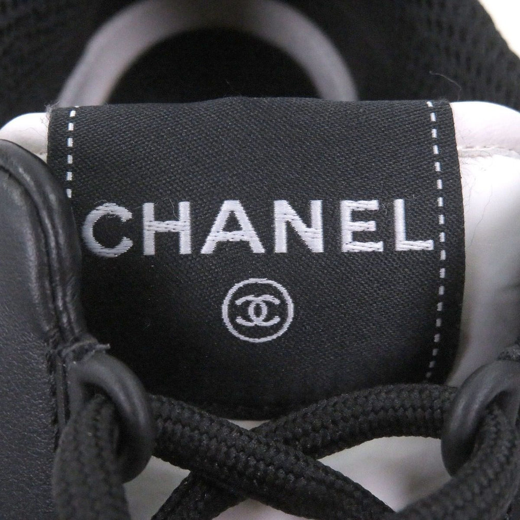 Chanel Leather Suede CC Logo Low Cut Sneakers Ivory Black — view 6