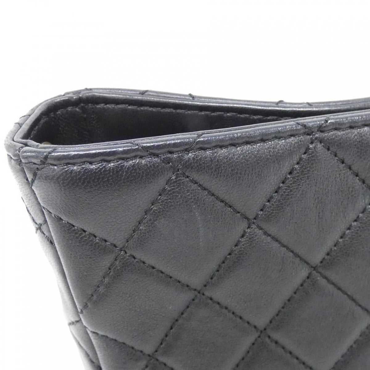 Chanel Shoulder Bag Black Mat — view 4