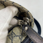 Gucci GG Supreme Shoulder Bag Navy School Commuting — view 8