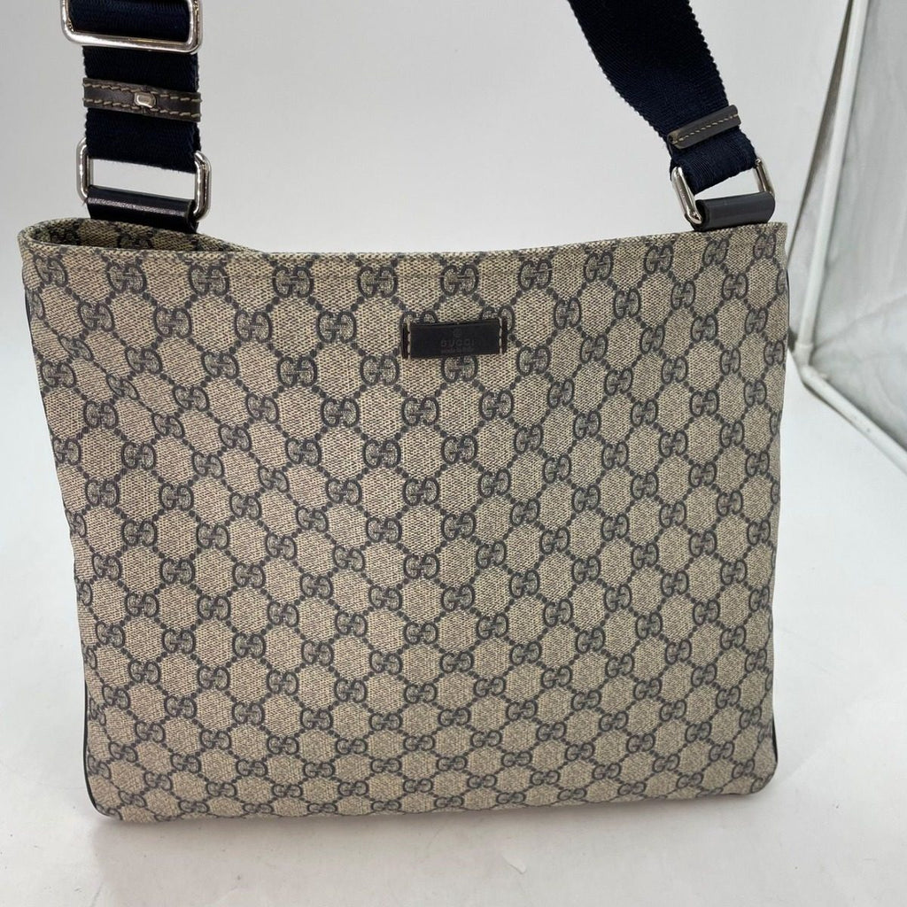 Gucci GG Supreme Shoulder Bag Navy School Commuting — view 9