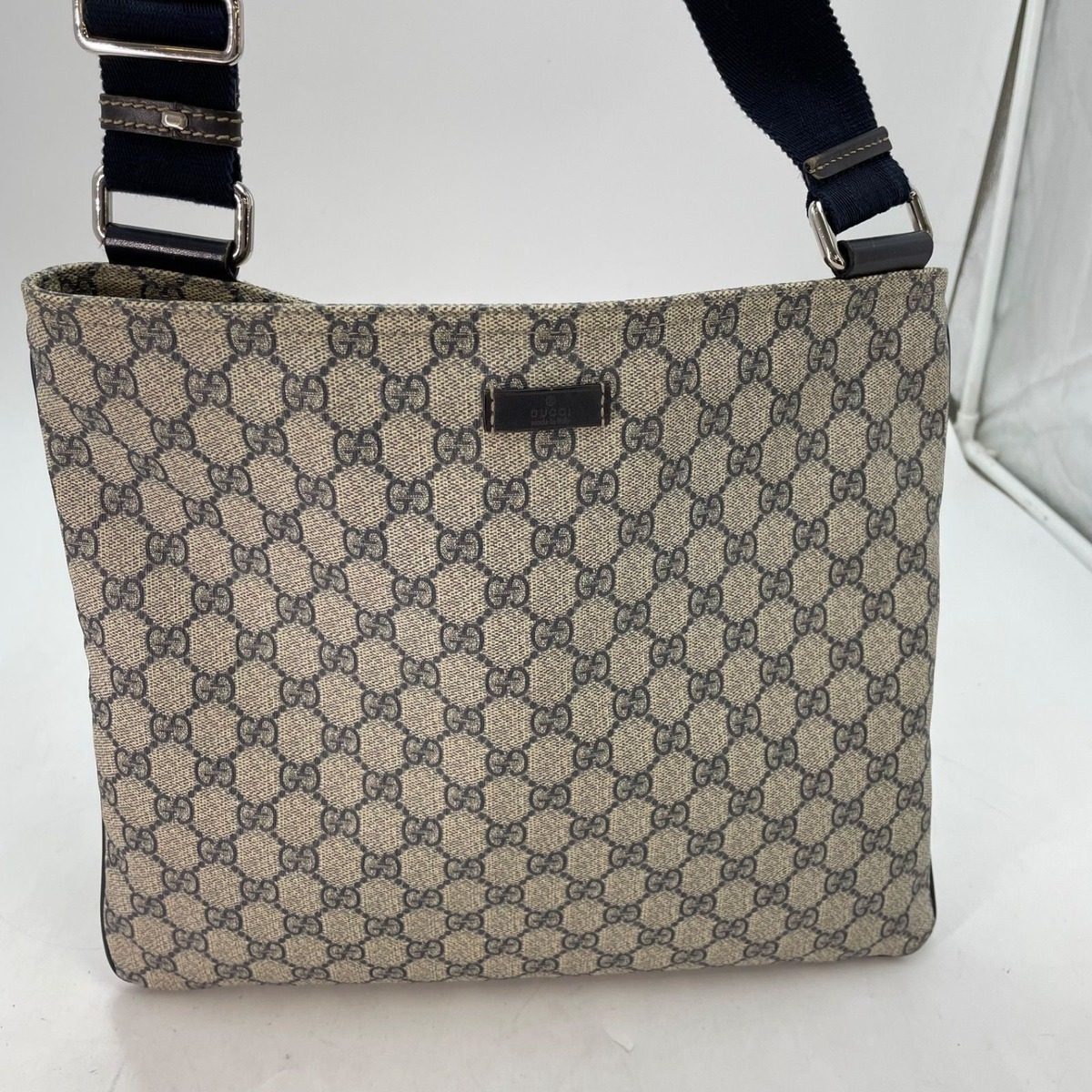 Gucci GG Supreme Shoulder Bag Navy School Commuting — view 9