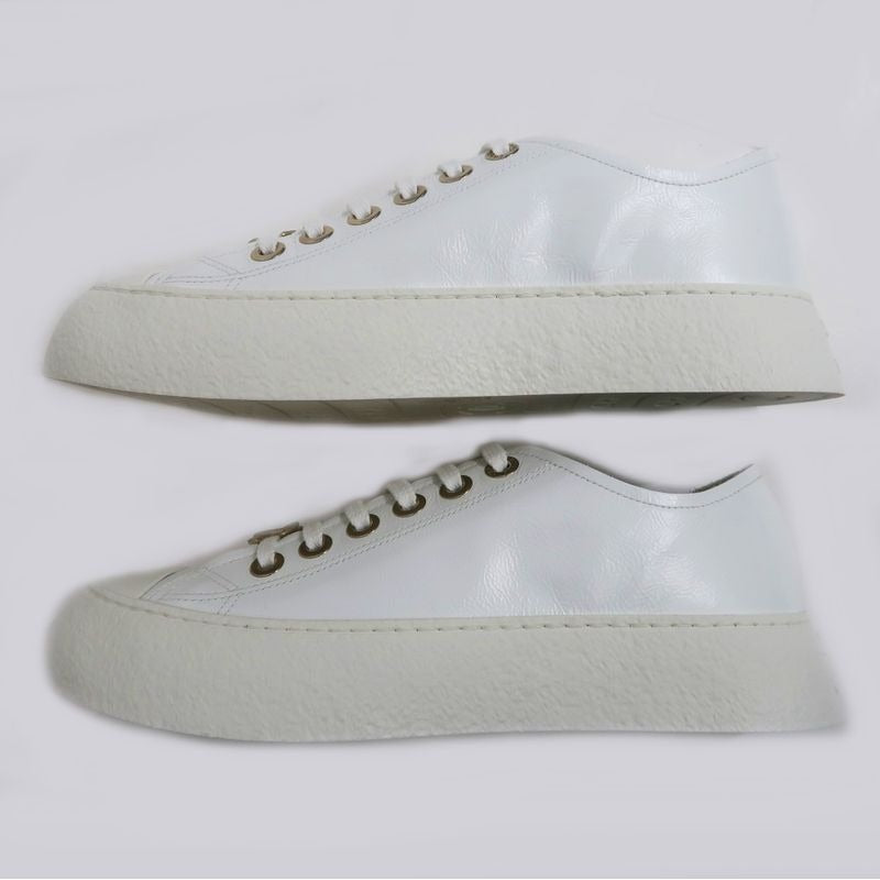 Chanel Sneakers White Size 38 C Leather Shoes Apparel — view 4
