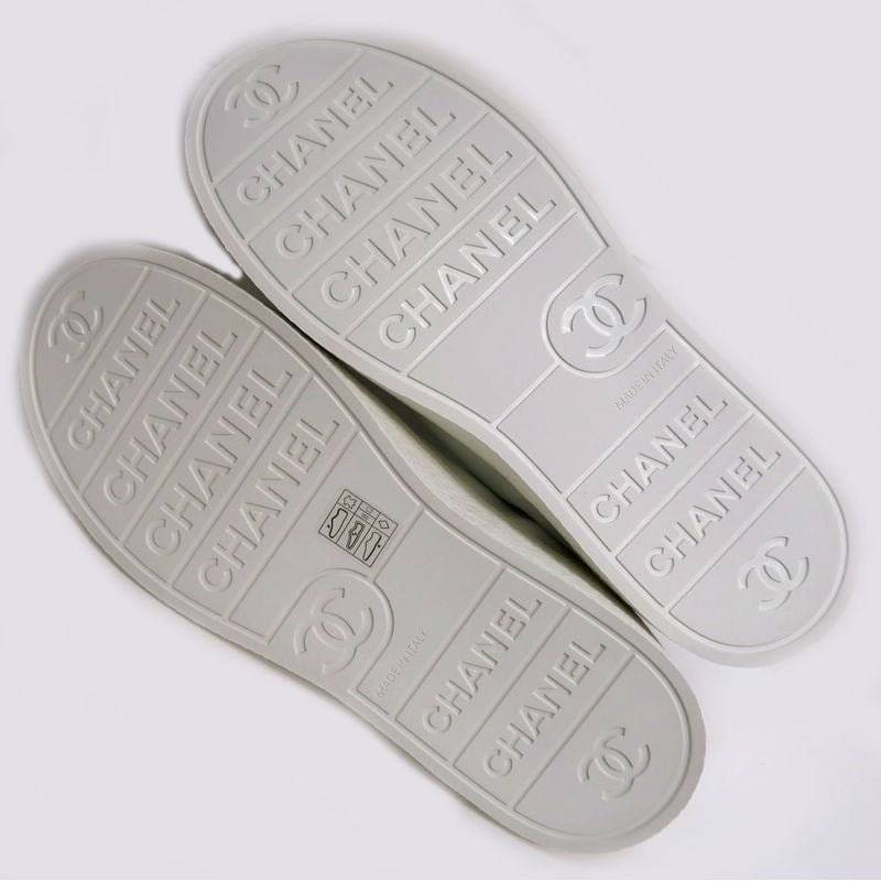 Chanel Sneakers White Size 38 C Leather Shoes Apparel — view 8