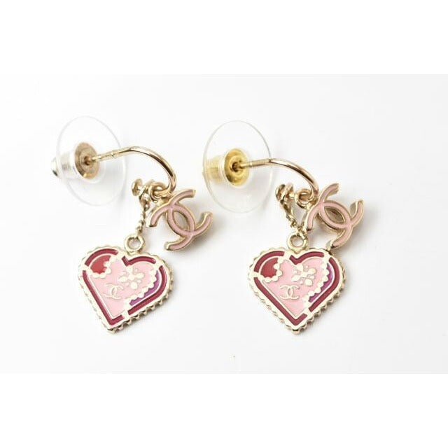 Chanel Swing Earrings CC Mark Heart Motif Pink — view 3
