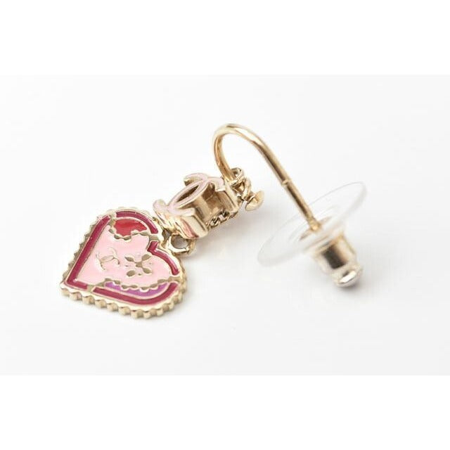 Chanel Swing Earrings CC Mark Heart Motif Pink — view 4