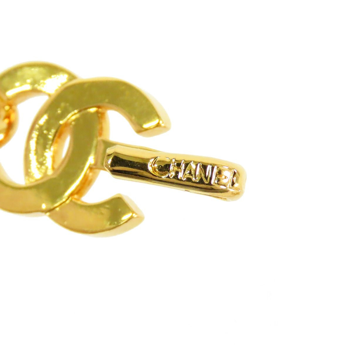 Chanel CC Logo Chain Belt Gold Yellow Metal Leather — view 3