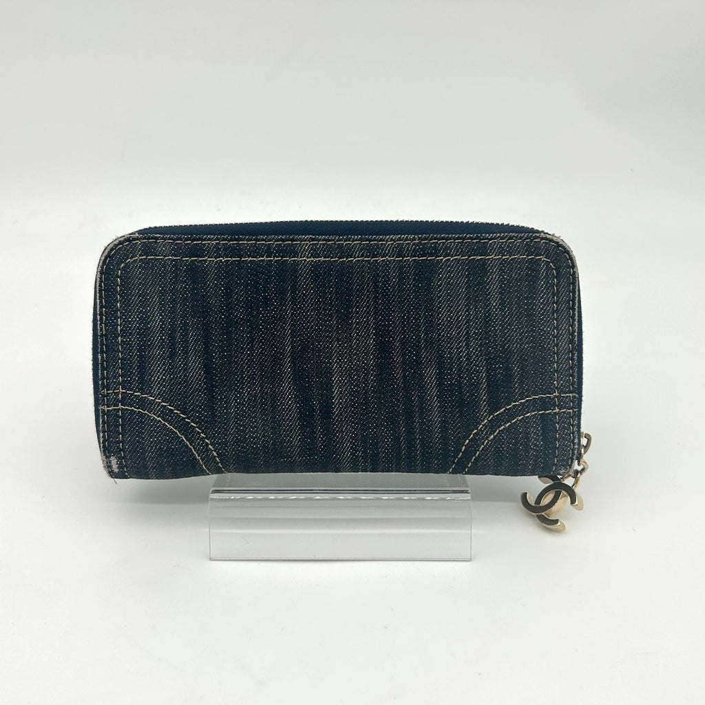 Chanel Sparkling Denim Zip Around Wallet CC Logo Blue Gold — view 2