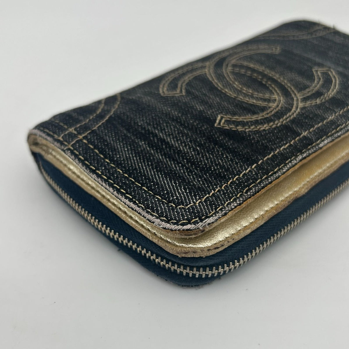 Chanel Sparkling Denim Zip Around Wallet CC Logo Blue Gold — view 8