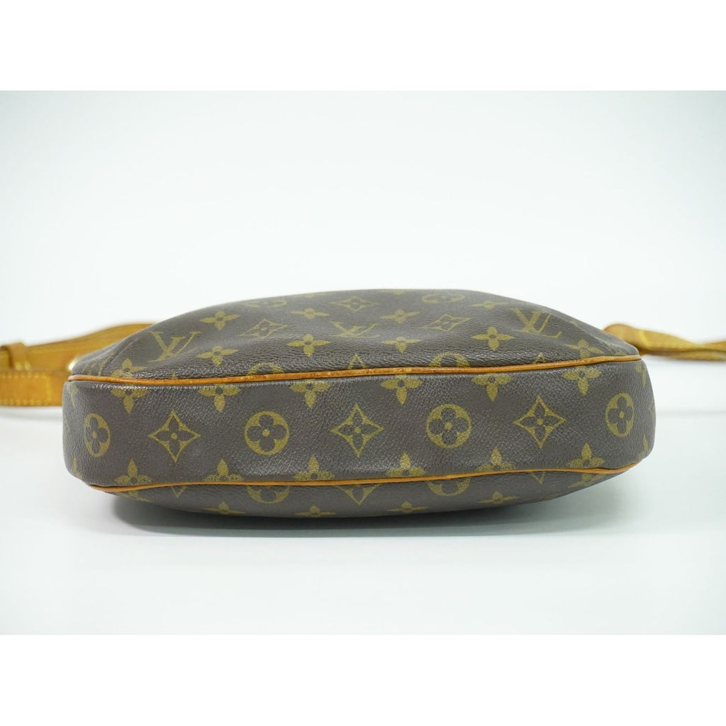 Louis Vuitton LV Odeon PM Monogram Shoulder Bag Pochette Brown — view 3