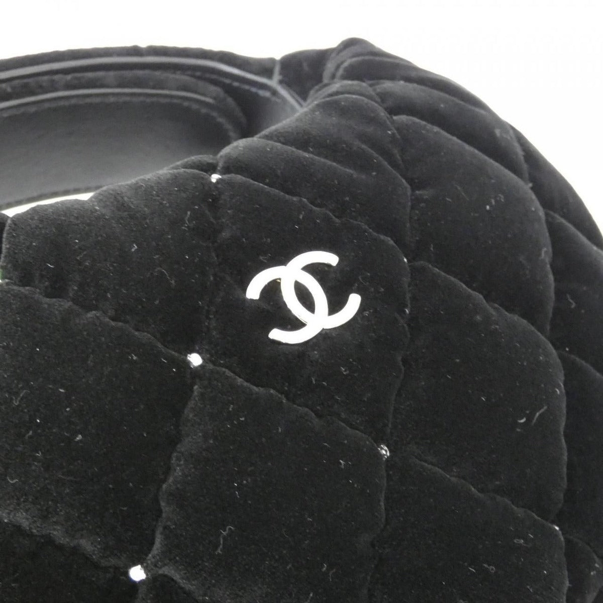 Chanel Pouch Velvet Black — view 4