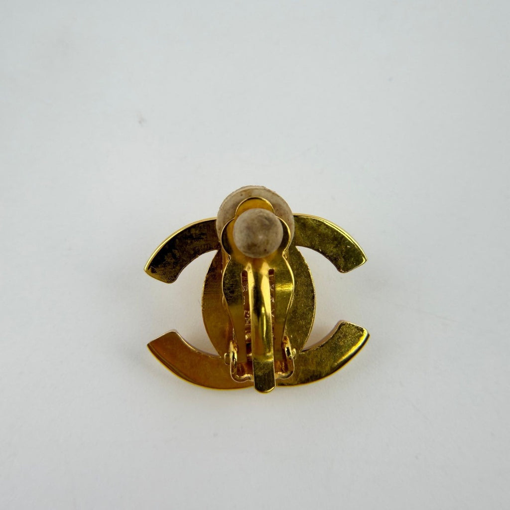 Chanel CC Logo Turnlock Single Earrings Gold Vintage — view 3