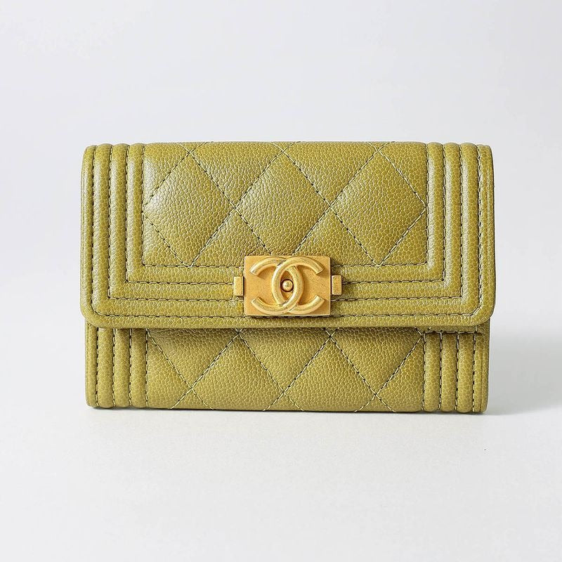 Chanel Card Case Boy Green — view 2