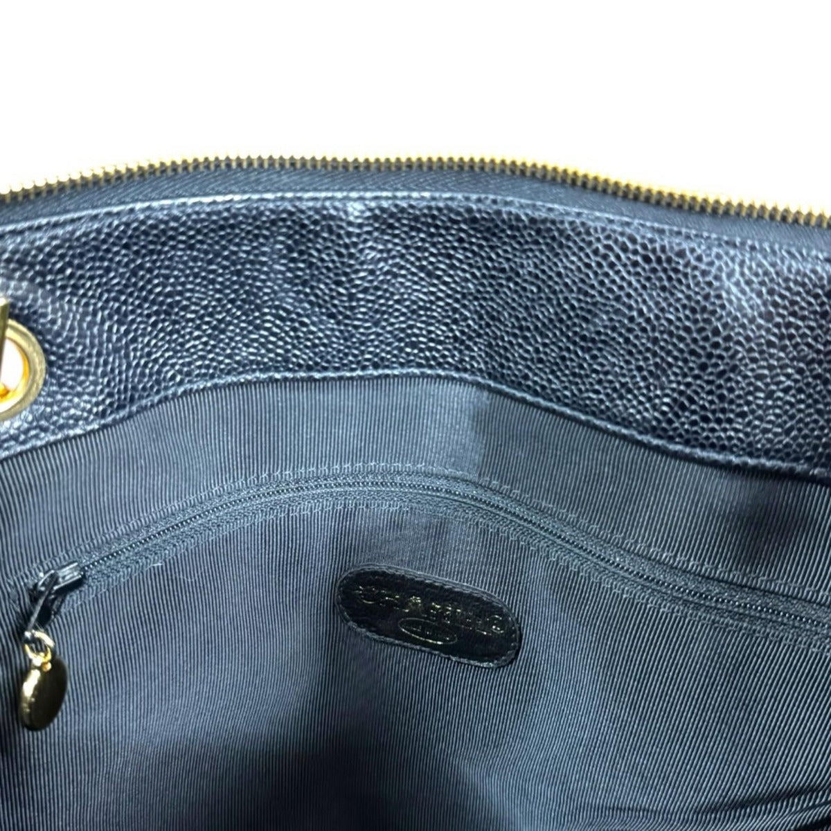 Chanel CC Logo Tote Caviar Leather Black — view 8
