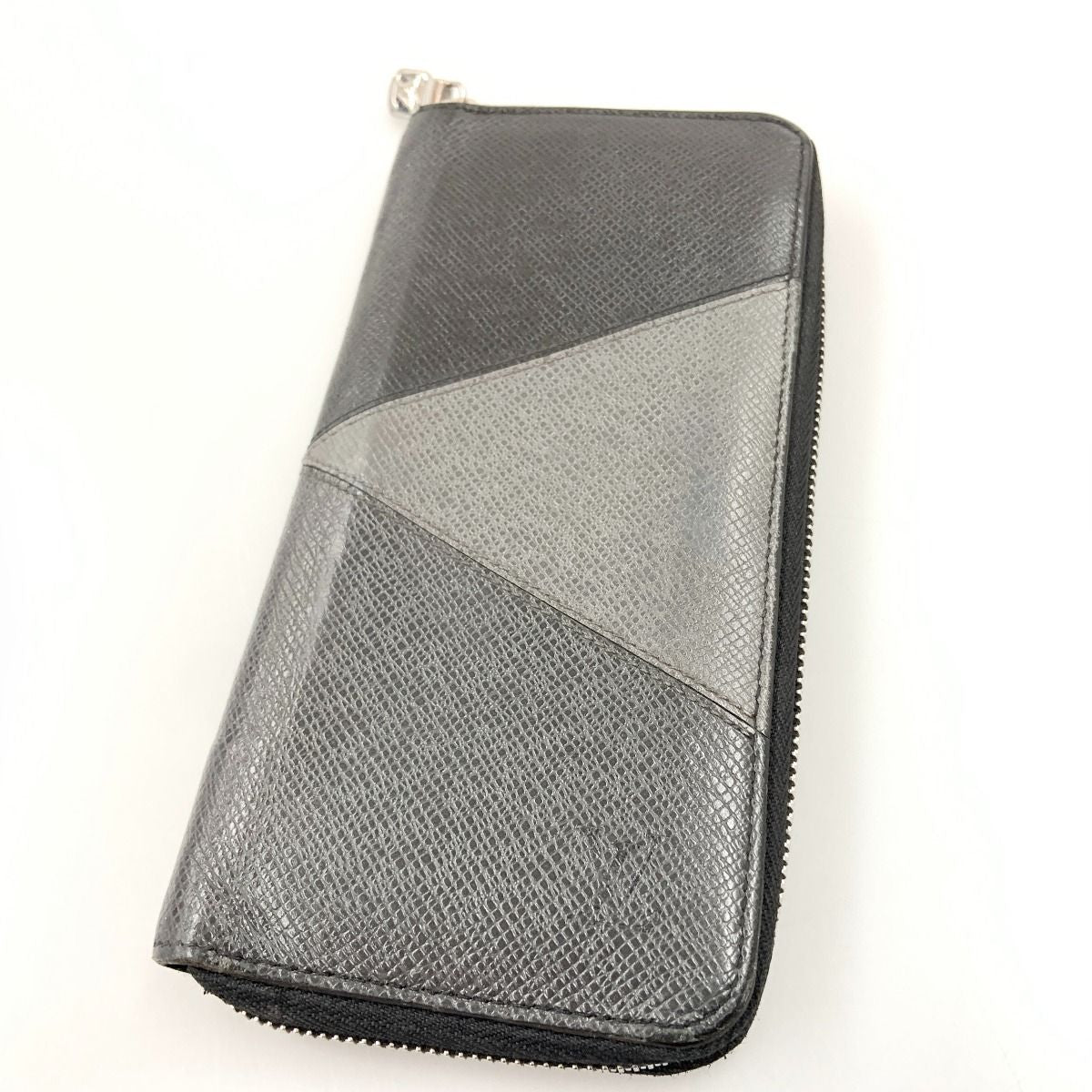 Louis Vuitton Taiga Zippy Wallet Vertical Round Zipper Long — view 2