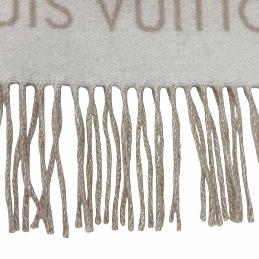 Louis Vuitton Scarf Reykjavik Cashmere Beige Logo — view 7