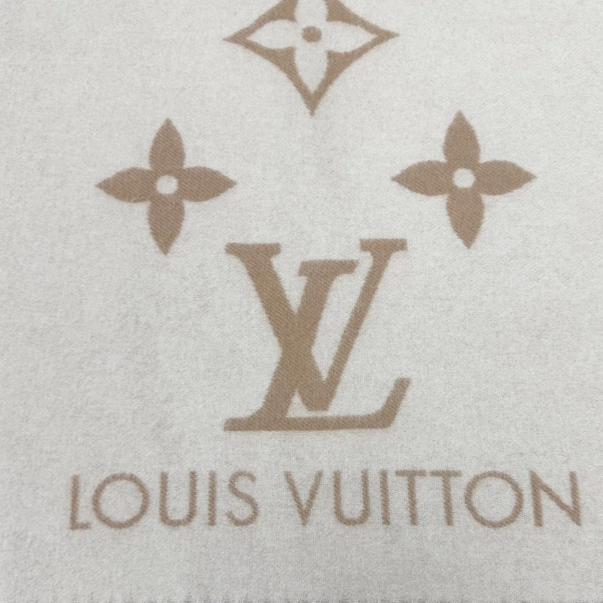 Louis Vuitton Scarf Reykjavik Cashmere Beige Logo — view 8