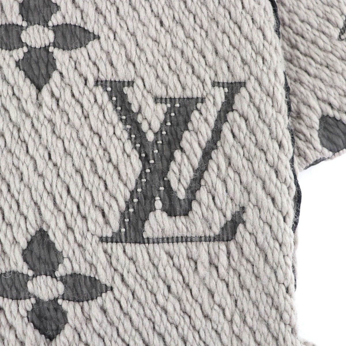 Louis Vuitton Echarpe Logo Mania Wool Silk Blend Scarf with Fringe Grey — view 6