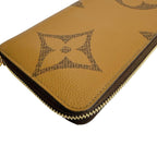 Louis Vuitton Monogram Giant Long Wallet Zippy — view 5