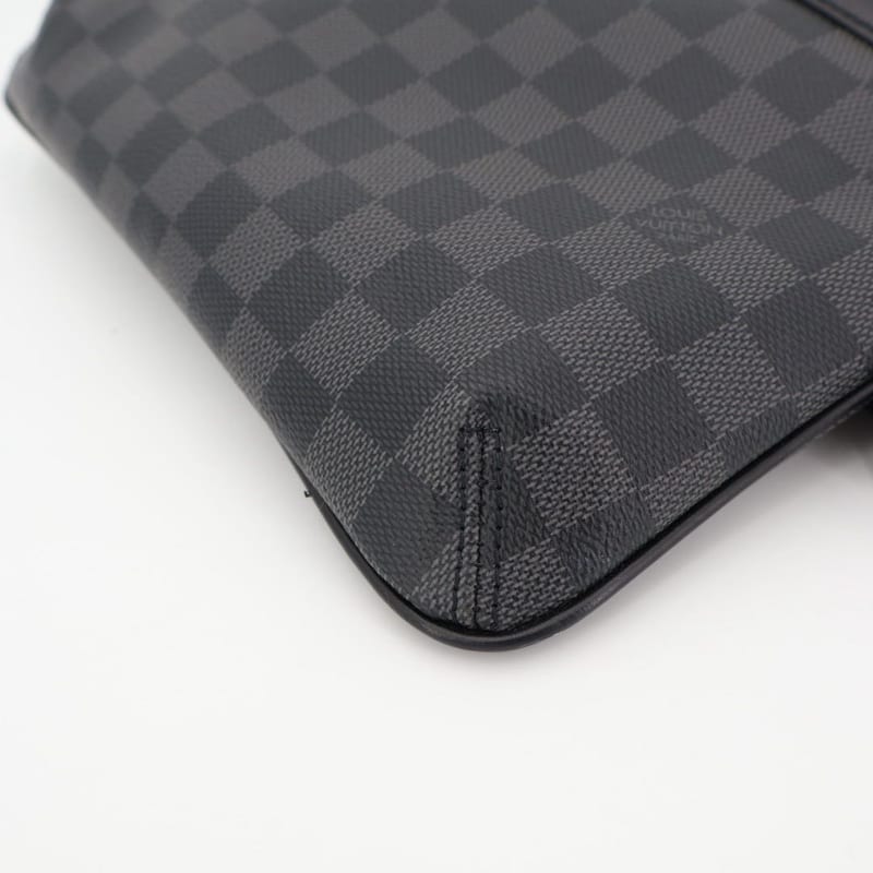 Louis Vuitton Thomas Damier Graphite Shoulder Bag — view 4