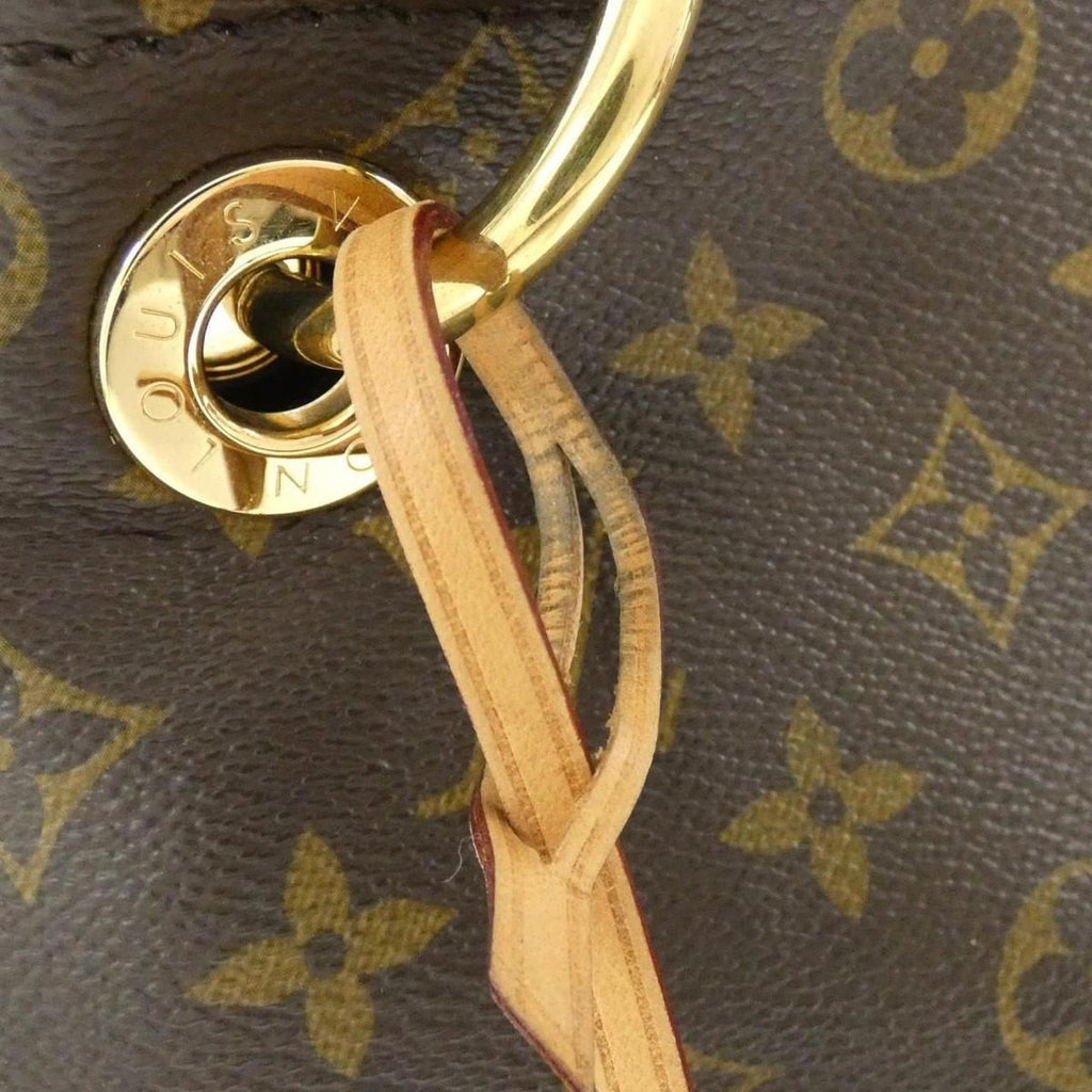 Louis Vuitton Monogram Artsy MM Shoulder Bag — view 3