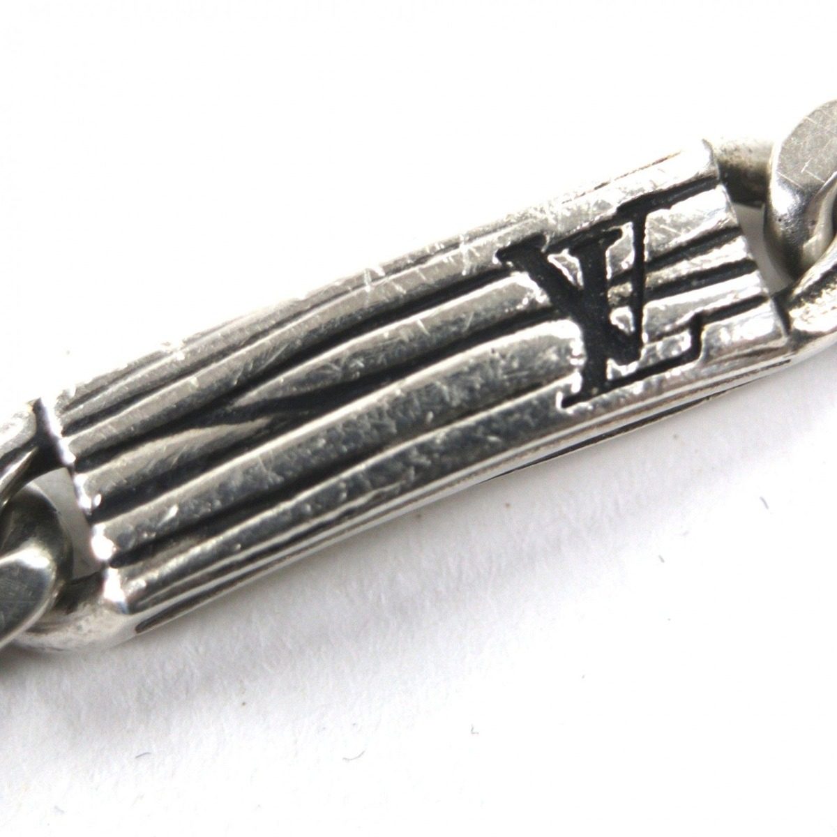 Louis Vuitton 2024 Lv M 141900 Bracelet — view 3