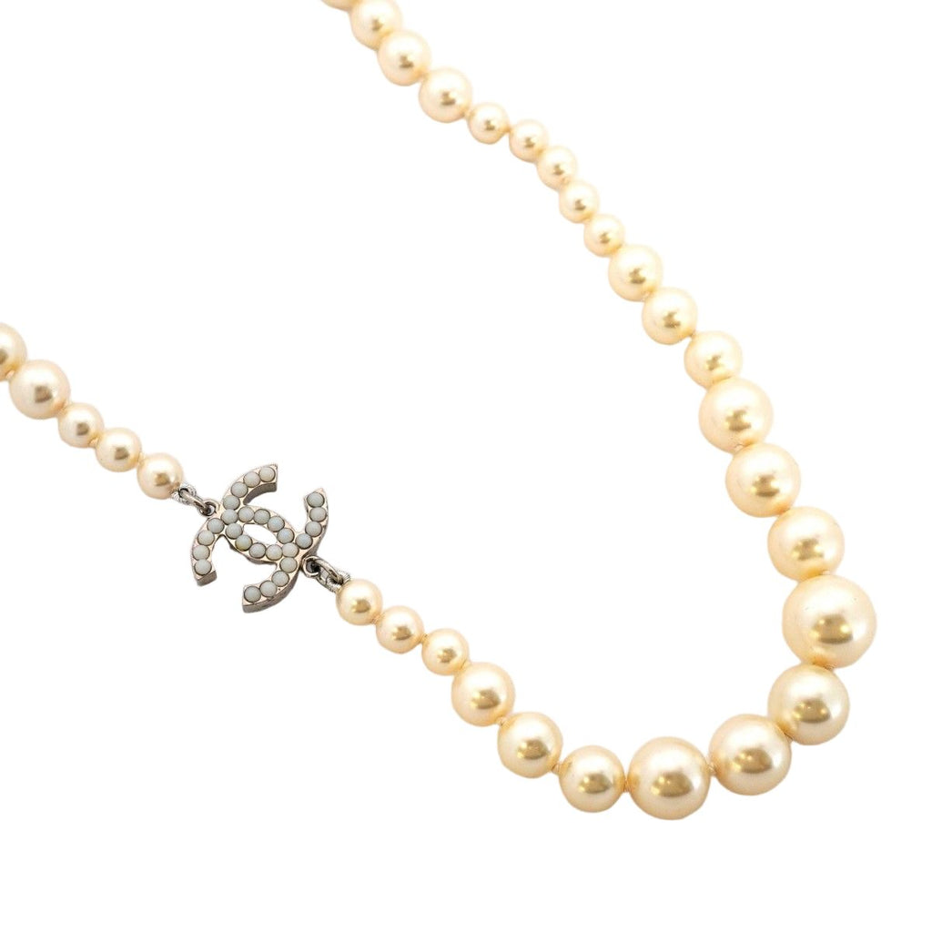 Chanel Necklace CC Logo Metal Faux Pearl Silver — view 2