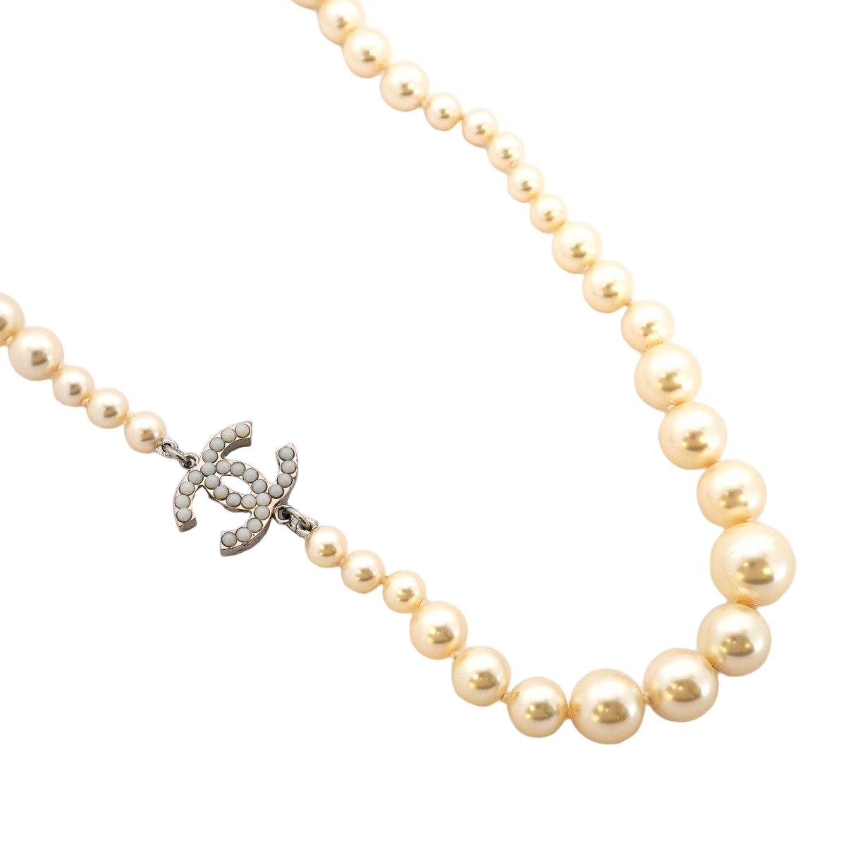 Chanel Necklace CC Logo Metal Faux Pearl Silver — view 2